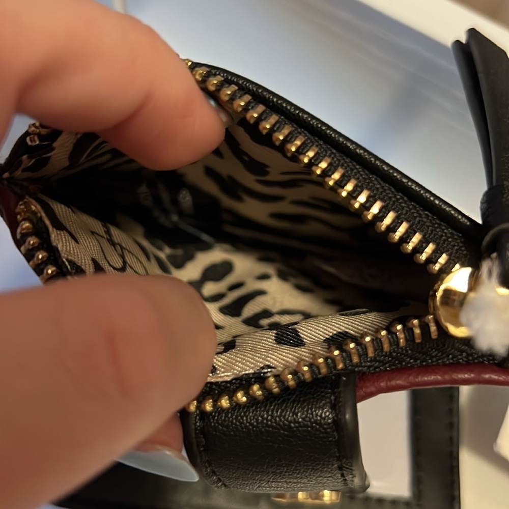 Jessica Simpson Snake skin snap wallet NWT - Picture 3 of 4
